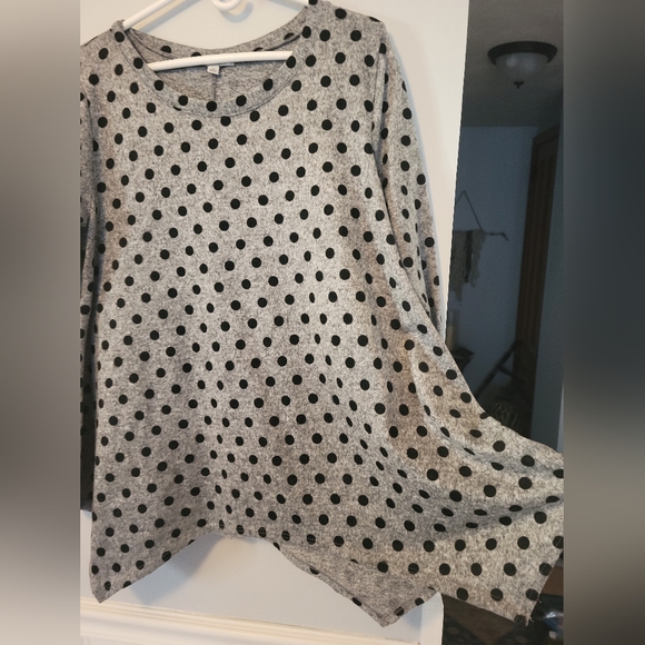 Green Envelope dotted pullover top Size 1X - Picture 2 of 5